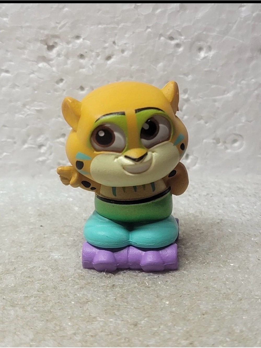Disney Doorables “Let’s Party”-Clawhauser-BNWOT